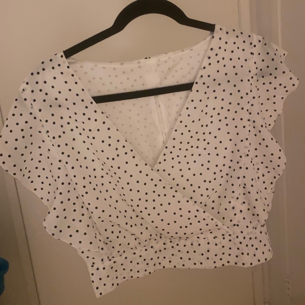 Poka dot preppy top